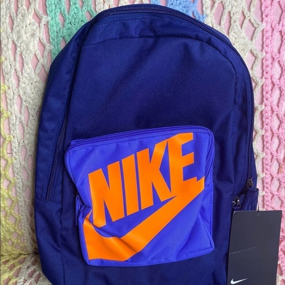 Nike classic backpack middle kid size new - Picture 2 of 7